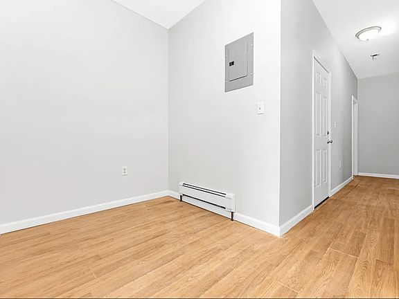4th image of 114 Macon St #4