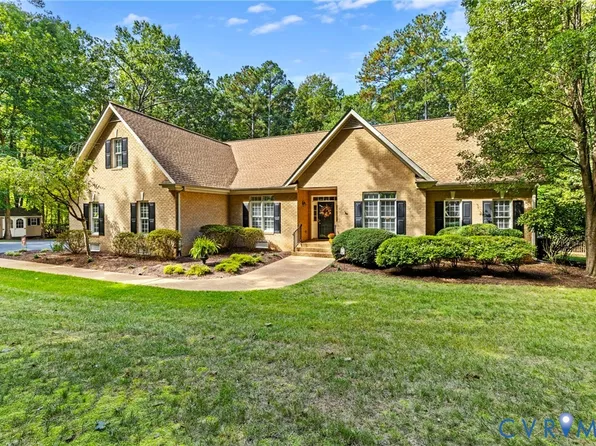 2615 Maple Grove Ln E, Powhatan, VA 23139