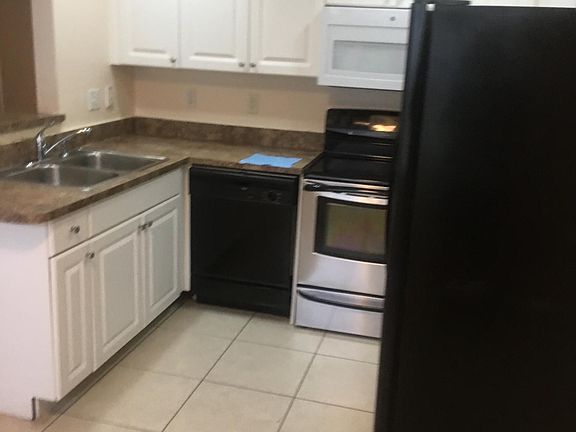 5th image of 904 SW McDevitt Ave