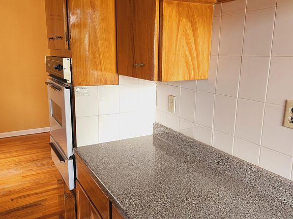 3rd image of 6018 75th St Floor 2