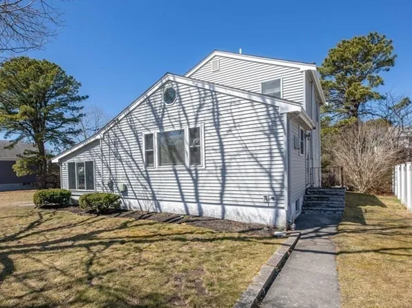 16 Beach St, Wareham, MA 02571