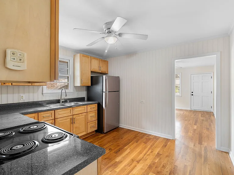 1036 Seymour Ave #A — Photo 6