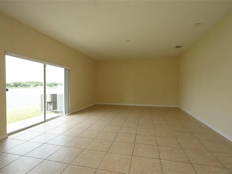 2926 Youngford St — Photo 14