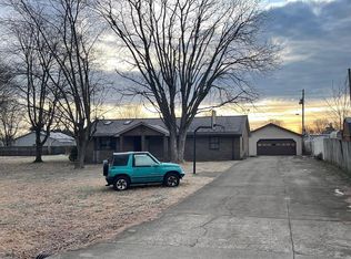 4818 Grandview Dr, Owensboro, KY 42303