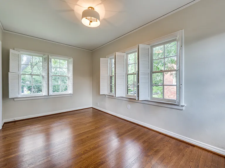 4329 Lorraine Ave — Photo 21