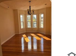 87 Chestnut St, Lynn, MA 01902