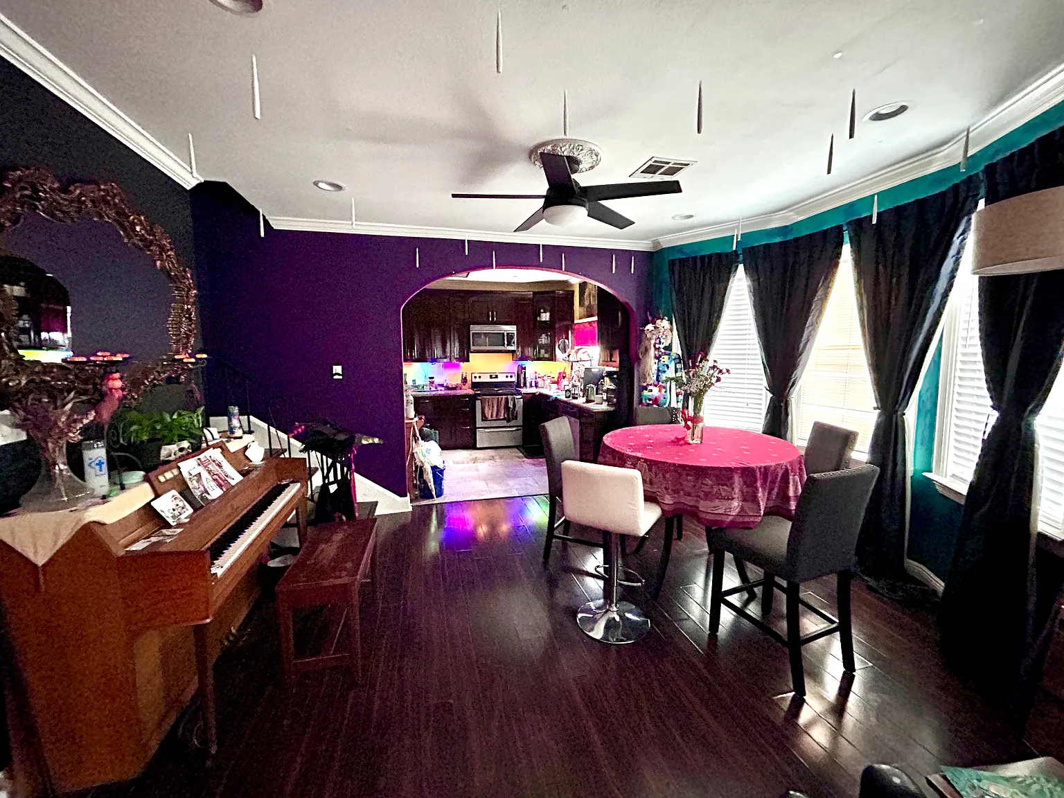 4 bed, 2100 sqft, $700 — Photo 3