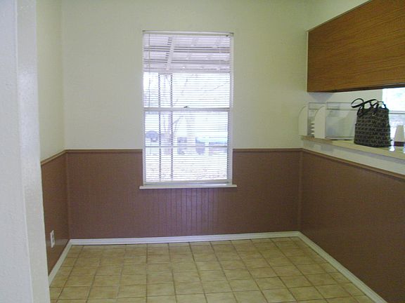 3rd image of 7509 Mountain Oak Trl