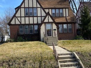74 E Iroquois Rd, Pontiac, MI 48341