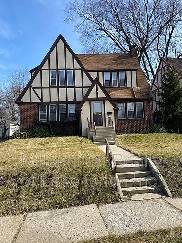 74 E Iroquois Rd Photo 1
