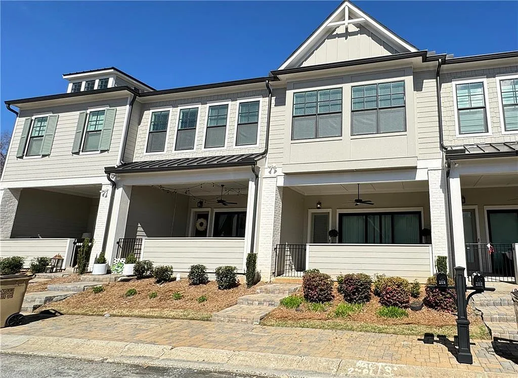 3 bed, 1888 sqft, $2,950 — Photo 1