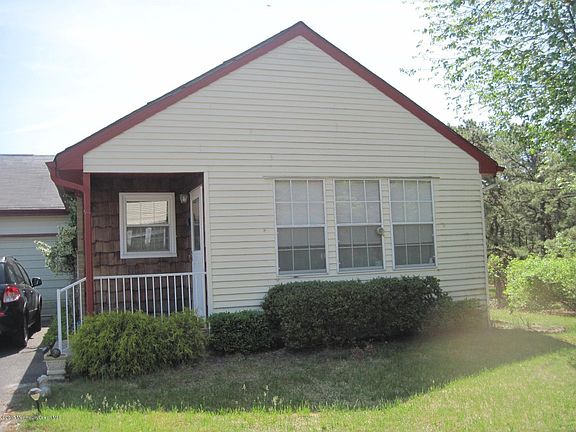 2nd image of 13 Penwood Drive #D