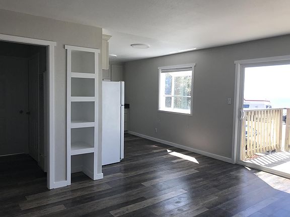 4th image of 465 Esplanade Ave #B