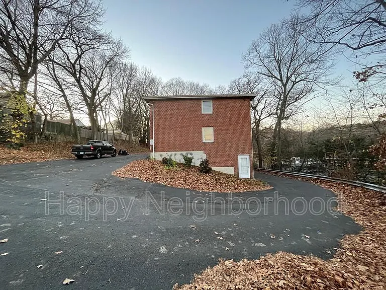 451 Divinity St #E — Photo 11
