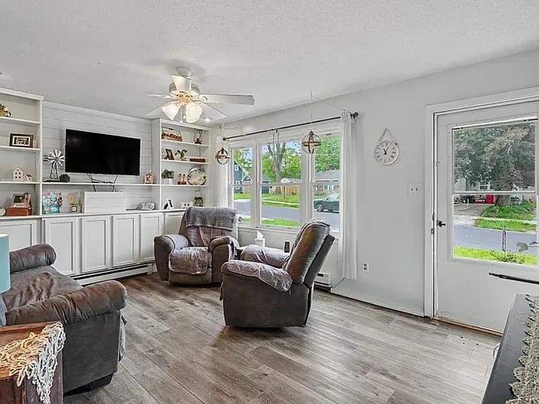 205 N Jefferson St — Photo 17