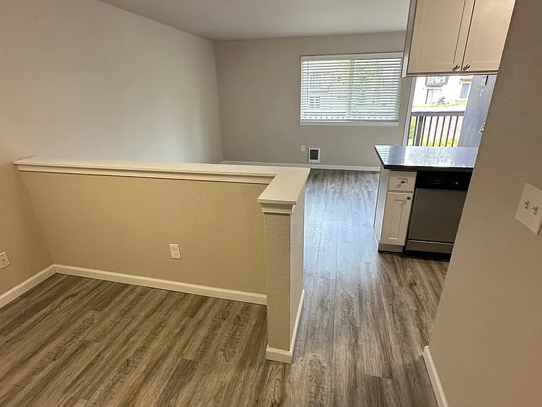 Des Moines Station Apartments — Photo 12