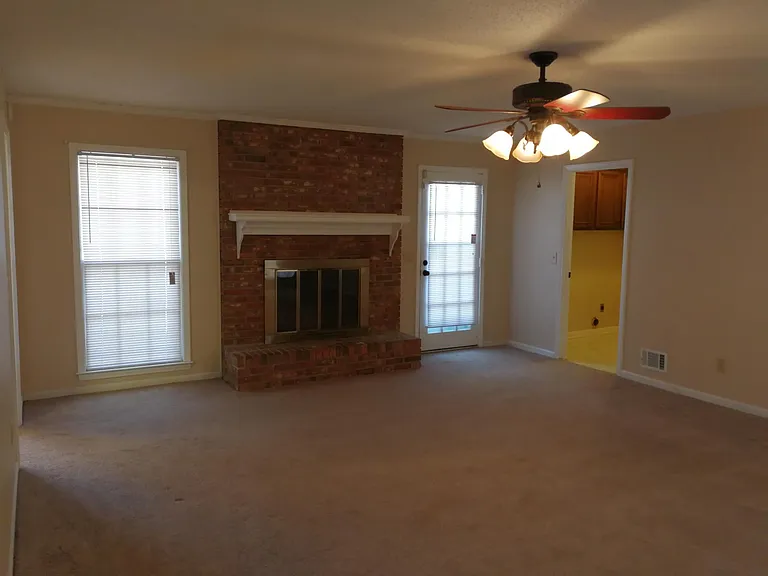 113 Clee Hill Ct — Photo 8