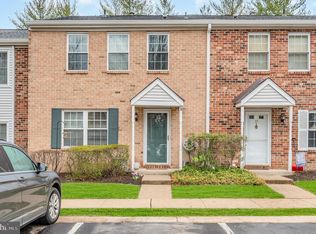 24 Pagoda Ct, Lawrence Township, NJ 08648