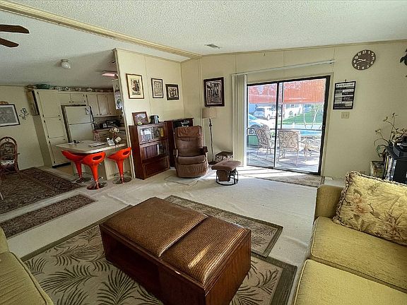 3rd image of 710 Forest Ln