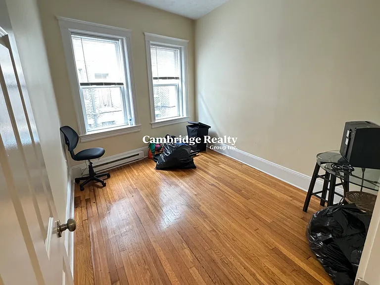 883 Huntington Ave #3T — Photo 2