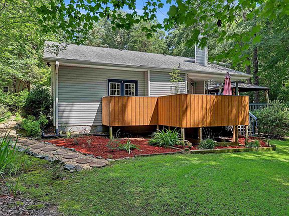 5th image of 216 Fawnfield Ct