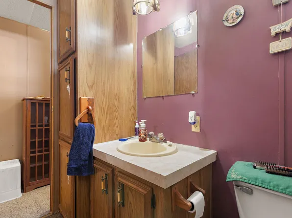 400 22 1/2 St NW, Stewartville, MN 55976