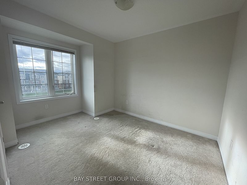 Oakville Townhouse for rent - 4 Bedrooms — photo 11