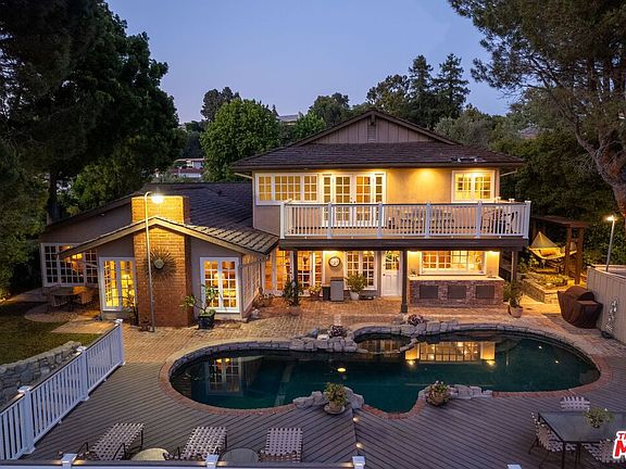 3rd image of 2421 La Condesa Dr