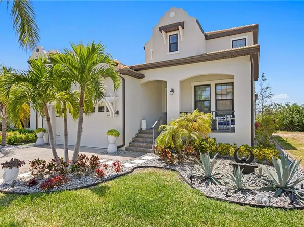 916 Seagrape Dr, Ruskin, FL 33570