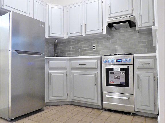 5th image of 1733 2nd Ave APT 3A