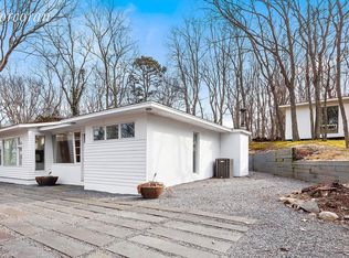 14 Spring Ln, Sag Harbor, NY 11963