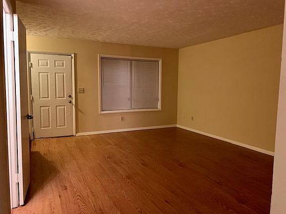 3rd image of 2942 Spruce Cir #2942