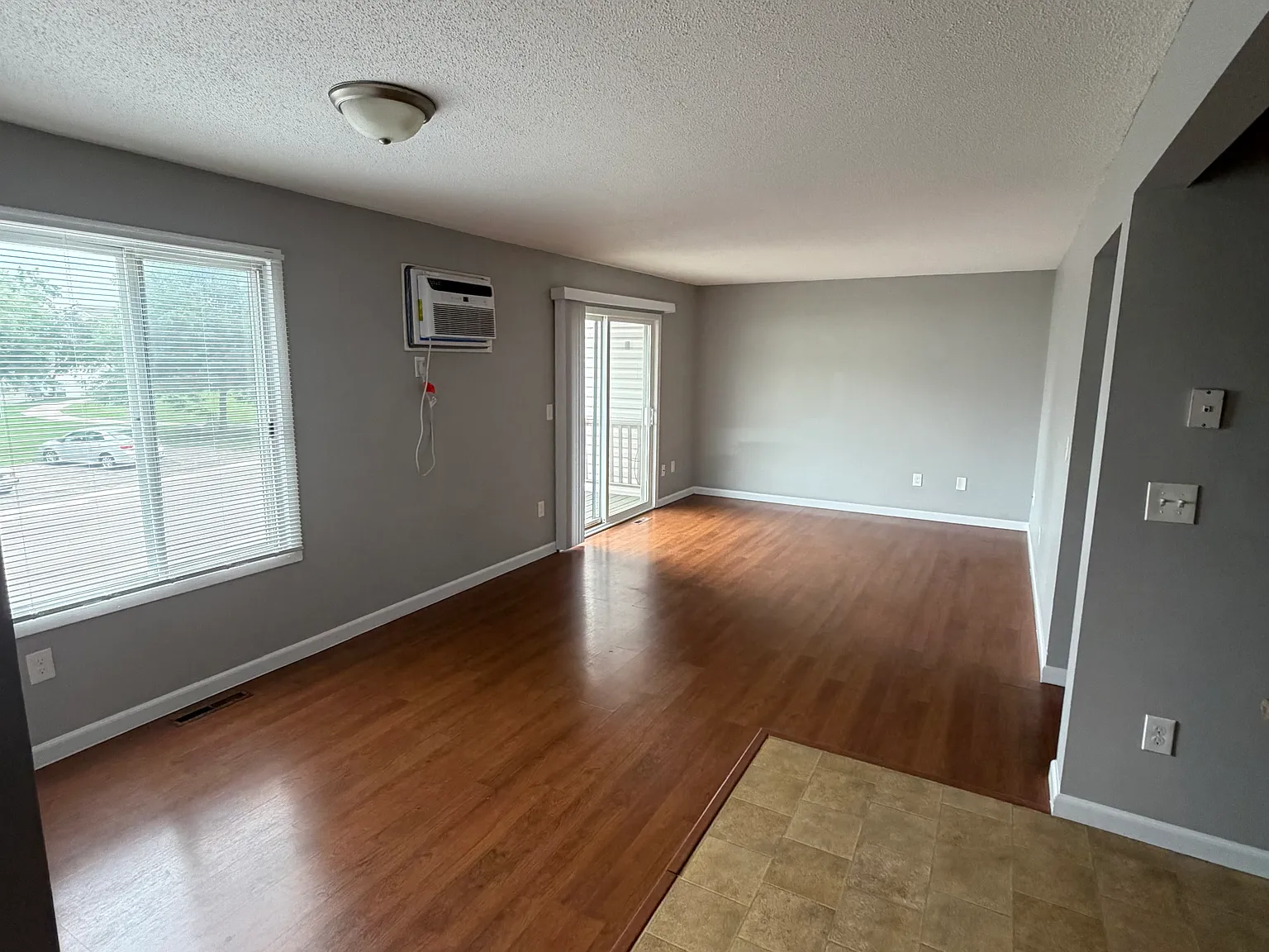 3 bed, 1100 sqft, $1,495 — Photo 2