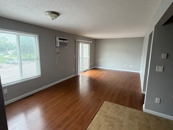 945 Wescott Trl #213, Eagan, MN 55123