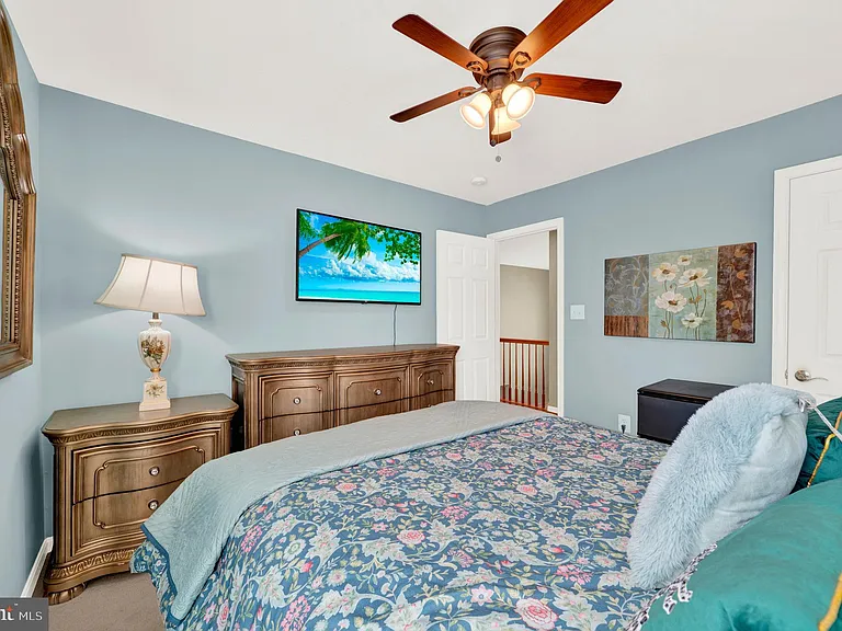 533 Rubens Cir — Photo 41