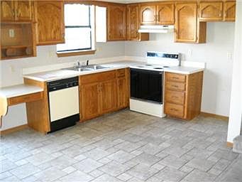 3rd image of 505 NE Brookwood Cir