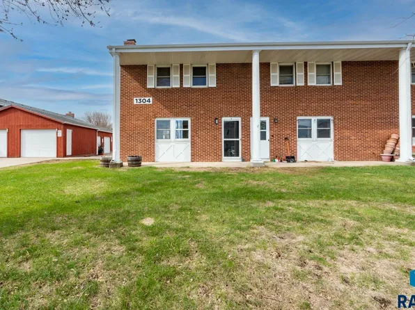 1304 E Sylvan Cir APT 7, Brandon, SD 57005