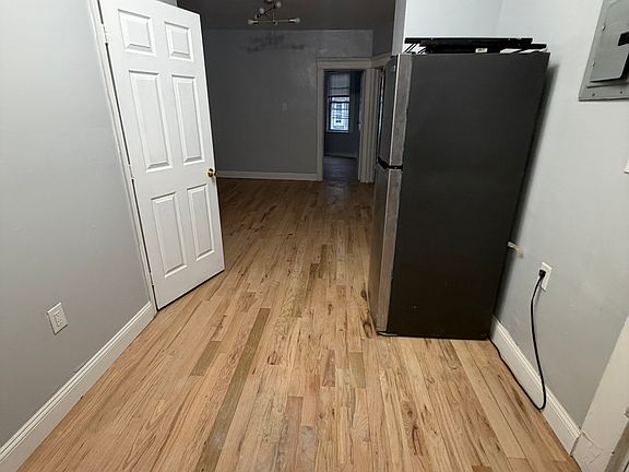 2nd image of 75 E 21st St #3B