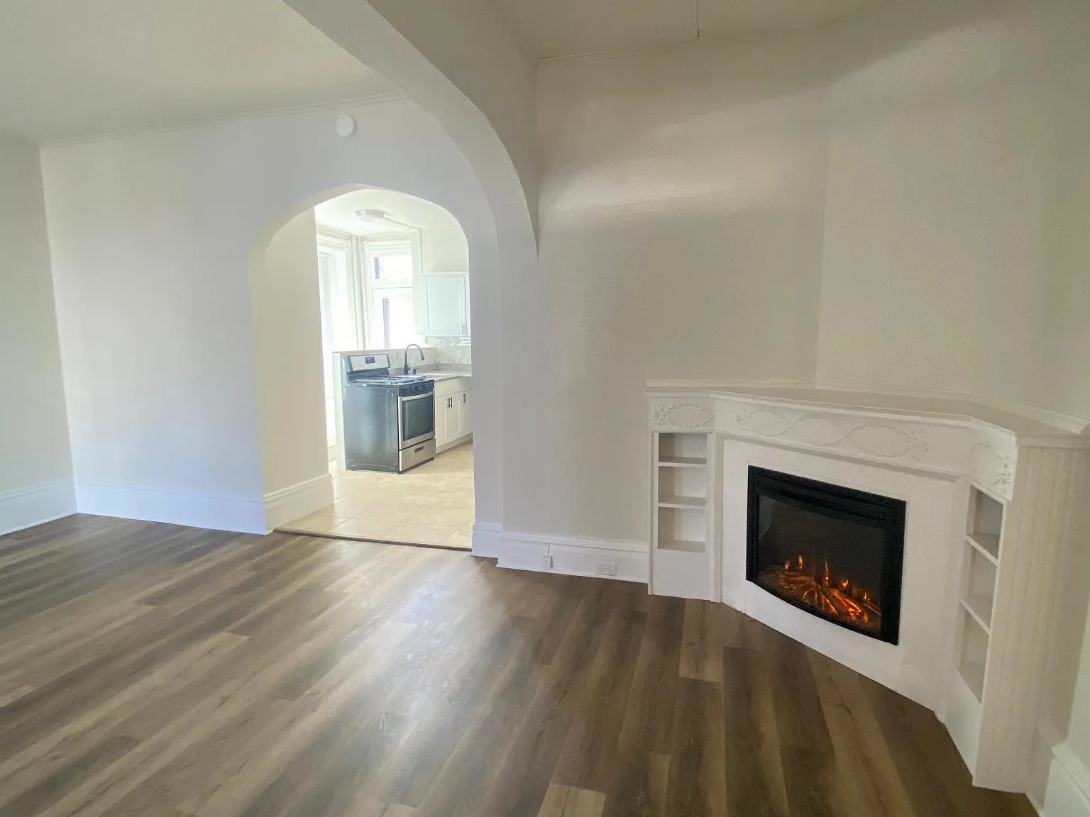 2 bed, 1025 sqft, $1,349 — Photo 3