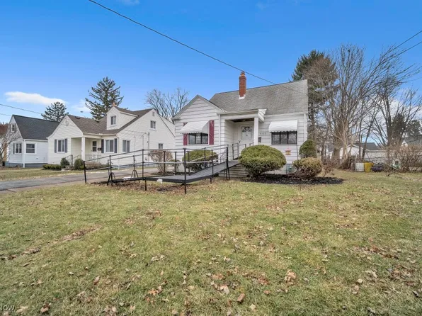 5125 Lucydale Ave, North Olmsted, OH 44070