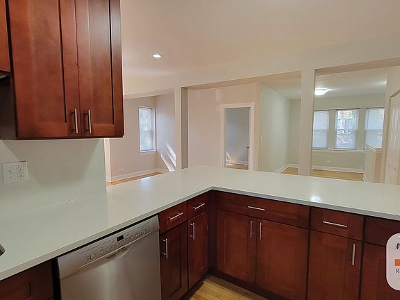 2nd image of 5859 N Artesian Ave #1N