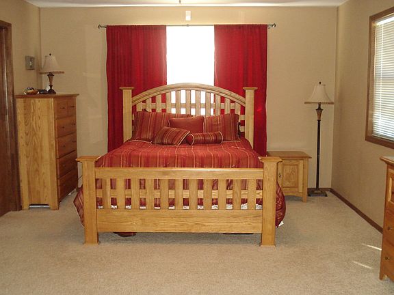 2nd image of 1031 Holly Ct