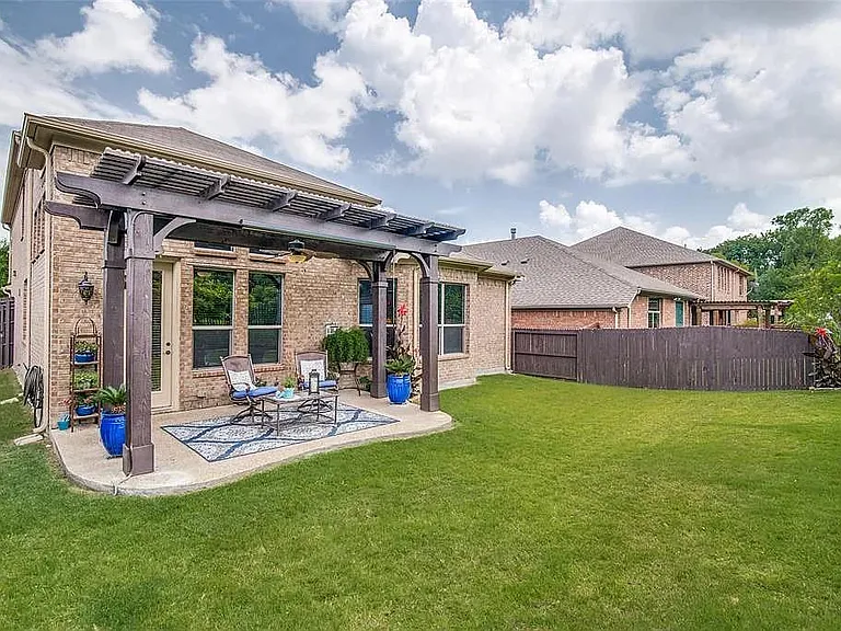2508 Barranca Way — Photo 3