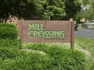 1001 N Mill St APT 103, Naperville, IL 60563