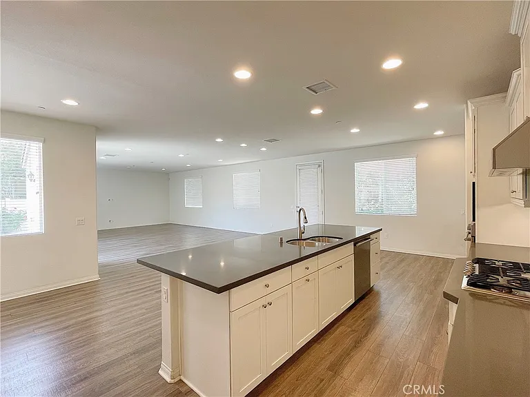 417 W Bagnall St — Photo 5