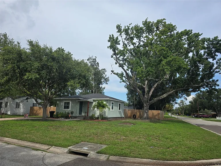 6001 Cedar St NE — Photo 3