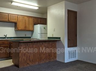 1010 Benton St APT A, Bentonville, AR 72712