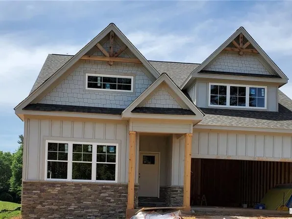 124 Timber Trl, Toccoa, GA 30577