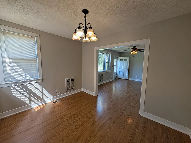 600 N Anderson St — Photo 3