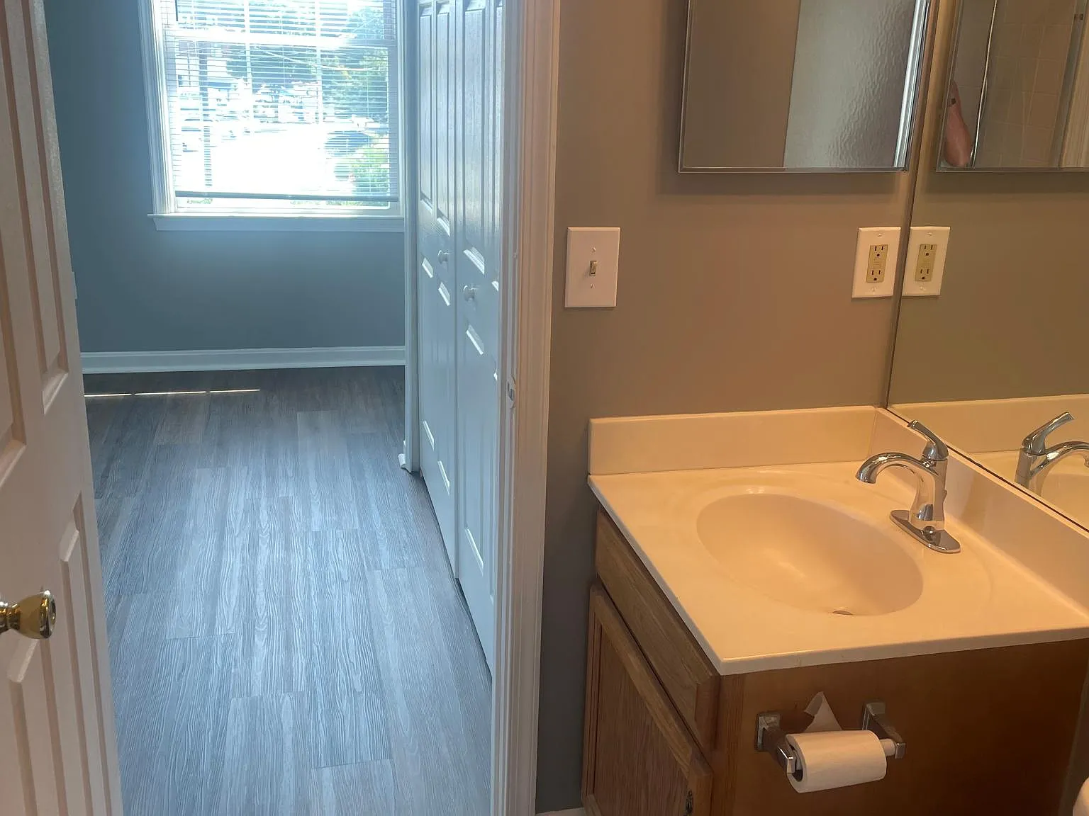 8 Central Ave — Photo 2